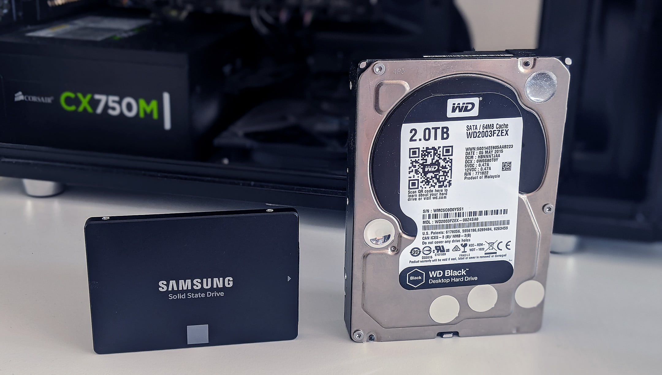 sự khác biệt giữa ổ cứng SSD và HDD là gì 